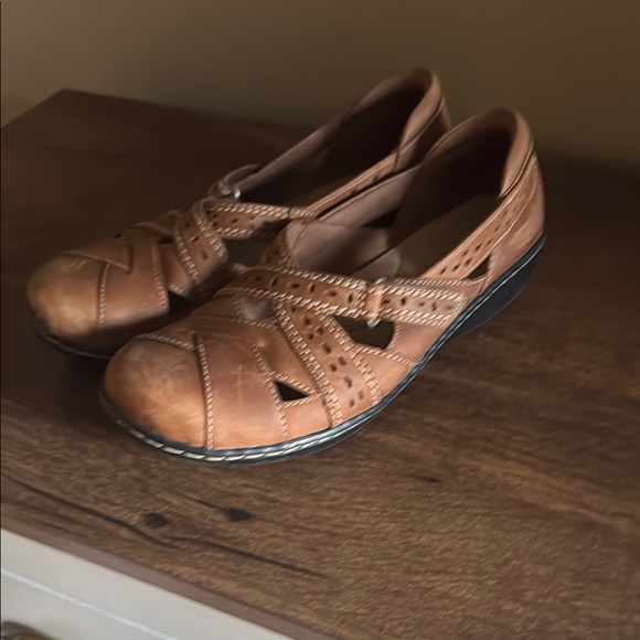 Women’s Clark’s - Picture 4 of 8